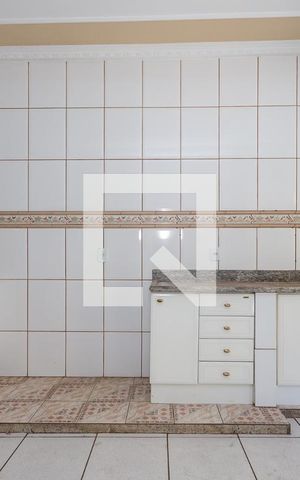 Casa à venda com 200m², 3 quartos e 4 vagas Casa à venda com 200m², 3 quartos e 4 vagasCozinha