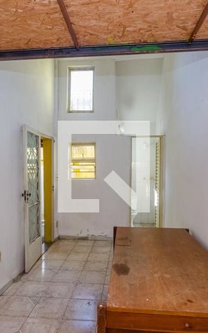 Casa à venda com 200m², 3 quartos e 4 vagas Casa à venda com 200m², 3 quartos e 4 vagasSala Garagem