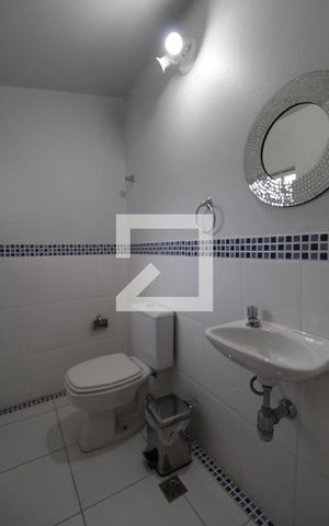 Casa à venda com 300m², 4 quartos e 5 vagasBanheiro 