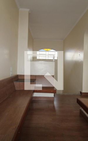 Casa à venda com 300m², 4 quartos e 5 vagasAntessala (piso superior)