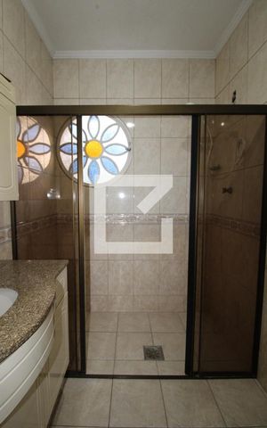 Casa à venda com 300m², 4 quartos e 5 vagasBanheiro da Suíte