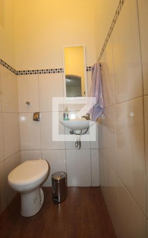 Casa à venda com 300m², 4 quartos e 5 vagasBanheiro 