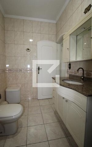 Casa à venda com 300m², 4 quartos e 5 vagasBanheiro da Suíte