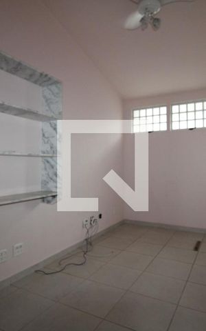 Casa à venda com 300m², 4 quartos e 5 vagasEscritório - Sala 3