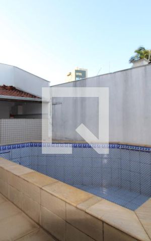 Casa à venda com 300m², 4 quartos e 5 vagasQuintal