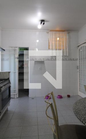 Casa à venda com 300m², 4 quartos e 5 vagasCozinha