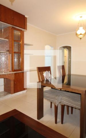 Casa à venda com 300m², 4 quartos e 5 vagasSala