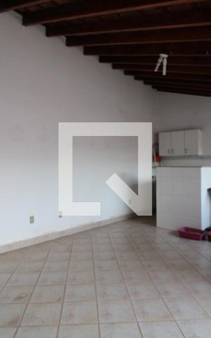 Casa à venda com 300m², 4 quartos e 5 vagasQuintal