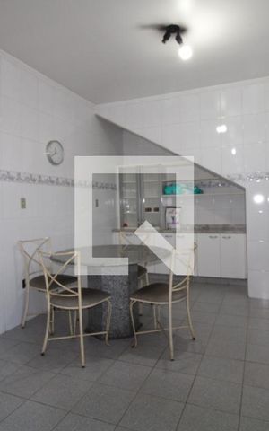 Casa à venda com 300m², 4 quartos e 5 vagasCozinha