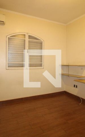 Casa à venda com 300m², 4 quartos e 5 vagasQuarto 4