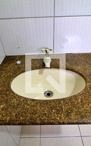 Casa para alugar com 70m², 3 quartos e sem vagaBanheiro