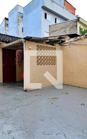Casa para alugar com 70m², 3 quartos e sem vagaQuintal