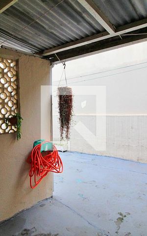 Casa para alugar com 70m², 3 quartos e sem vagaÁrea de Serviço
