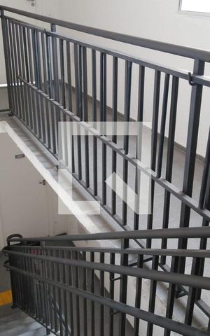 Apartamento para alugar com 42m², 2 quartos e 1 vaga Apartamento para alugar com 42m², 2 quartos e 1 vagaEscada