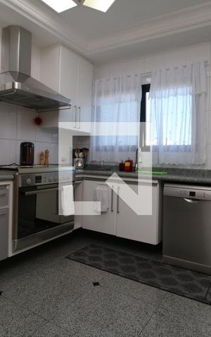 Apartamento à venda com 234m², 3 quartos e 4 vagas Apartamento à venda com 234m², 3 quartos e 4 vagasCozinha