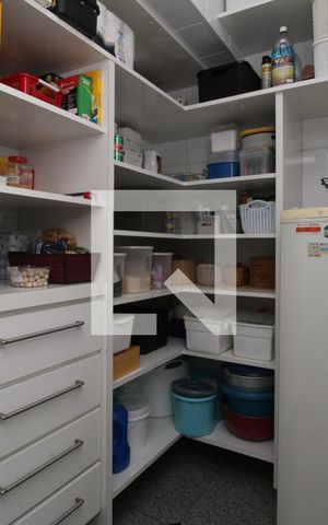 Apartamento à venda com 234m², 3 quartos e 4 vagas Apartamento à venda com 234m², 3 quartos e 4 vagasDispensa