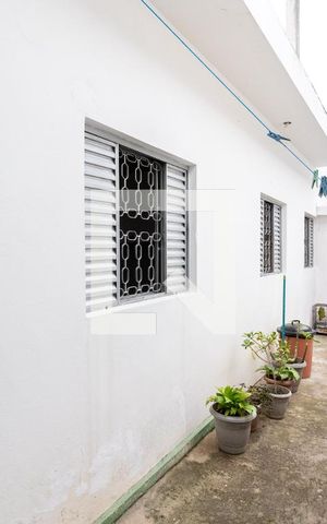Casa à venda com 200m², 3 quartos e 2 vagasÁrea de Serviço