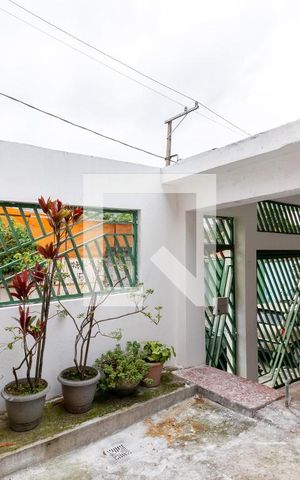 Casa à venda com 200m², 3 quartos e 2 vagasQuintal Frontal