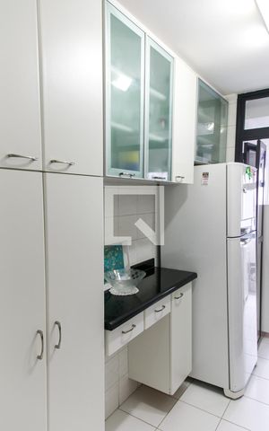 Apartamento para alugar com 73m², 3 quartos e 2 vagas Apartamento para alugar com 73m², 3 quartos e 2 vagasCozinha