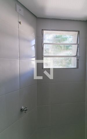 Apartamento para alugar com 70m², 2 quartos e 1 vaga Apartamento para alugar com 70m², 2 quartos e 1 vagaBanheiro da Suíte