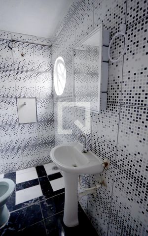 Casa para alugar com 140m², 2 quartos e sem vagaBanheiro