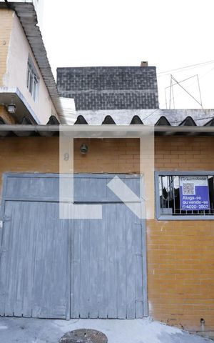 Casa para alugar com 140m², 2 quartos e sem vagaFachada