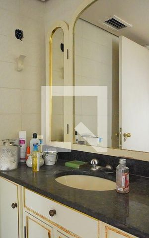 Apartamento à venda com 425m², 3 quartos e 2 vagasBanheiro do Quarto 2