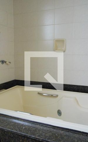 Apartamento à venda com 425m², 3 quartos e 2 vagasBanheiro do Quarto 2