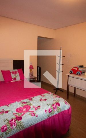 Casa à venda com 300m², 3 quartos e 2 vagasSuite 2