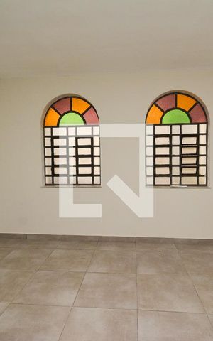 Casa à venda com 185m², 3 quartos e 3 vagas Casa à venda com 185m², 3 quartos e 3 vagasSala