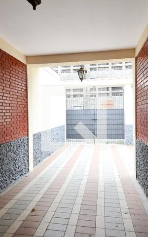 Casa à venda com 185m², 3 quartos e 3 vagas Casa à venda com 185m², 3 quartos e 3 vagasGaragem