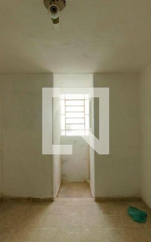 Casa à venda com 30m², 1 quarto e sem vaga Casa à venda com 30m², 1 quarto e sem vagaQuarto 1