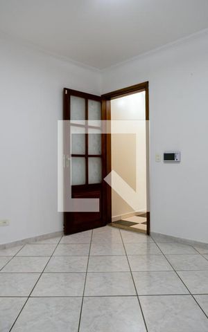 Casa à venda com 170m², 3 quartos e 3 vagas Casa à venda com 170m², 3 quartos e 3 vagasCopa