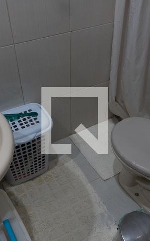 Casa à venda com 50m², 2 quartos e sem vaga Casa à venda com 50m², 2 quartos e sem vagaBanheiro