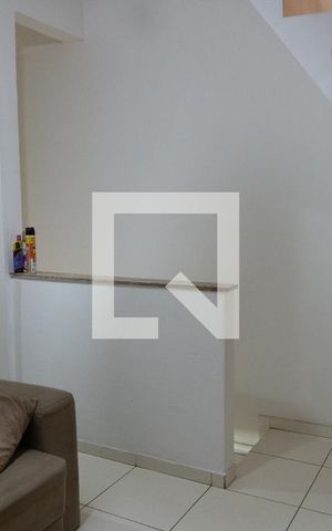 Casa à venda com 50m², 2 quartos e sem vaga Casa à venda com 50m², 2 quartos e sem vagaSala