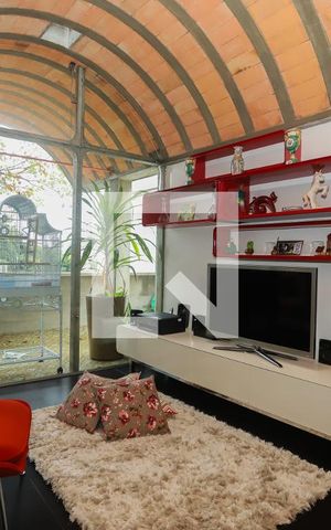 Casa à venda com 440m², 4 quartos e 4 vagasSala