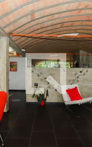 Casa à venda com 440m², 4 quartos e 4 vagasSala