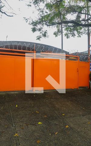 Casa à venda com 440m², 4 quartos e 4 vagasFachada