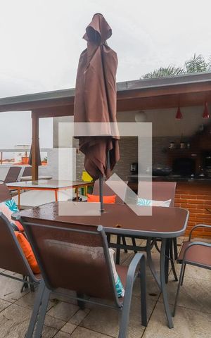 Casa à venda com 440m², 4 quartos e 4 vagasChurrasqueira