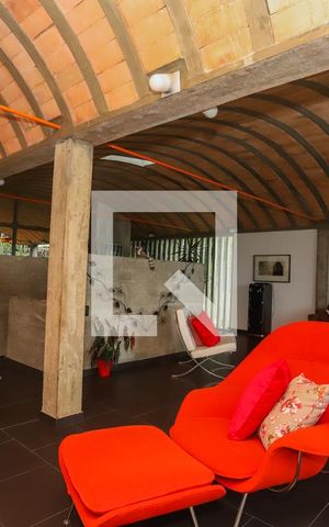 Casa à venda com 440m², 4 quartos e 4 vagasSala