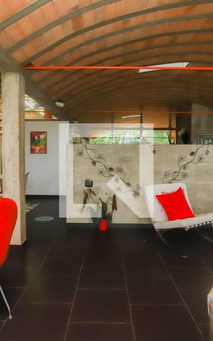 Casa à venda com 440m², 4 quartos e 4 vagasSala