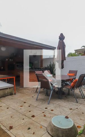 Casa à venda com 440m², 4 quartos e 4 vagasChurrasqueira