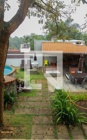 Casa à venda com 440m², 4 quartos e 4 vagasVaranda