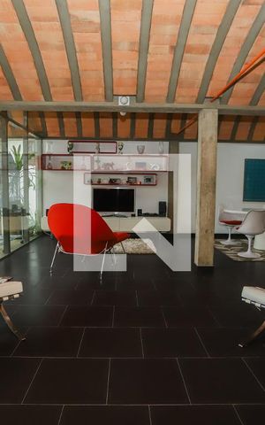 Casa à venda com 440m², 4 quartos e 4 vagasSala