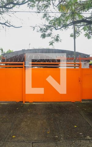 Casa à venda com 440m², 4 quartos e 4 vagasFachada