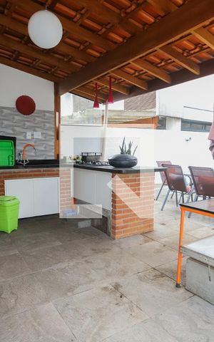 Casa à venda com 440m², 4 quartos e 4 vagasChurrasqueira