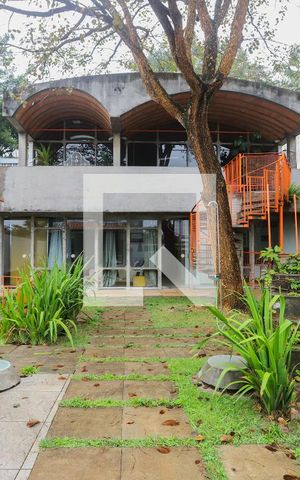 Casa à venda com 440m², 4 quartos e 4 vagasPiscina