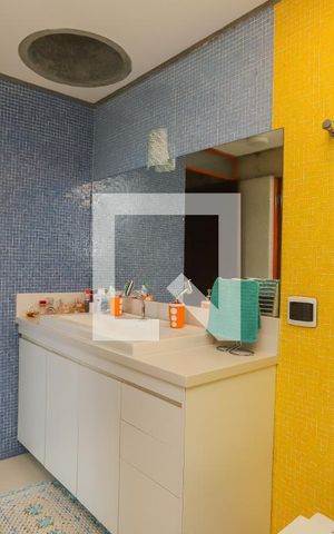 Casa à venda com 440m², 4 quartos e 4 vagasBanheiro do Quarto 3