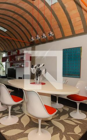 Casa à venda com 440m², 4 quartos e 4 vagasSala