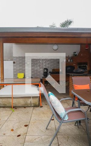 Casa à venda com 440m², 4 quartos e 4 vagasChurrasqueira